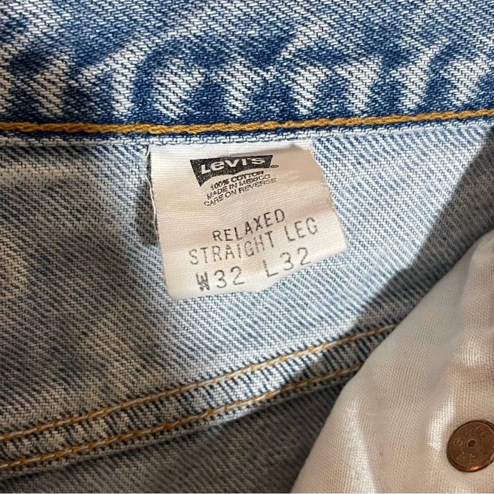 Levi’s Light Wash Denim Jeans